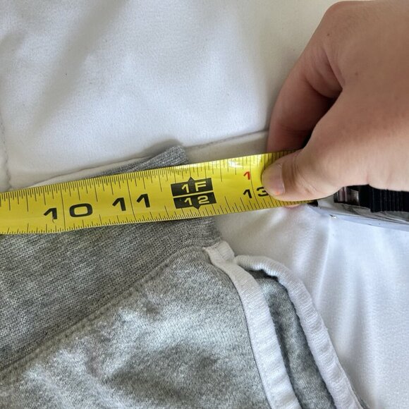 Nike Sportswear Womens XS Relaxed Sweat Shorts Training Comfy Gym Grey - Picture 4 of 6